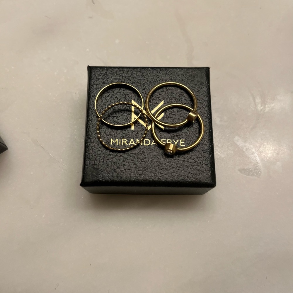 EUC sz 6, Miranda Frye delicate stacking rings